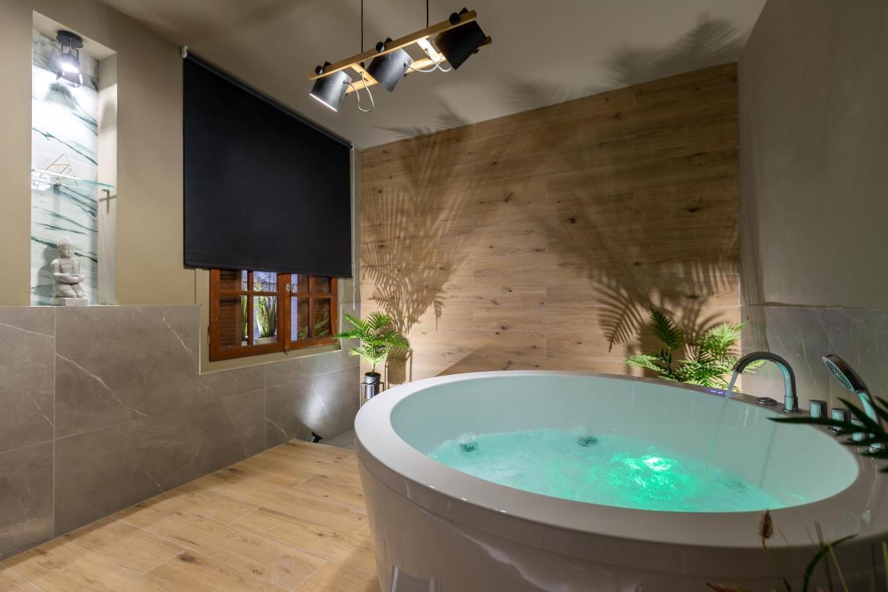 Апартаменты Noho Boutique , Premium Living Dikeou 8 Афины Экстерьер фото