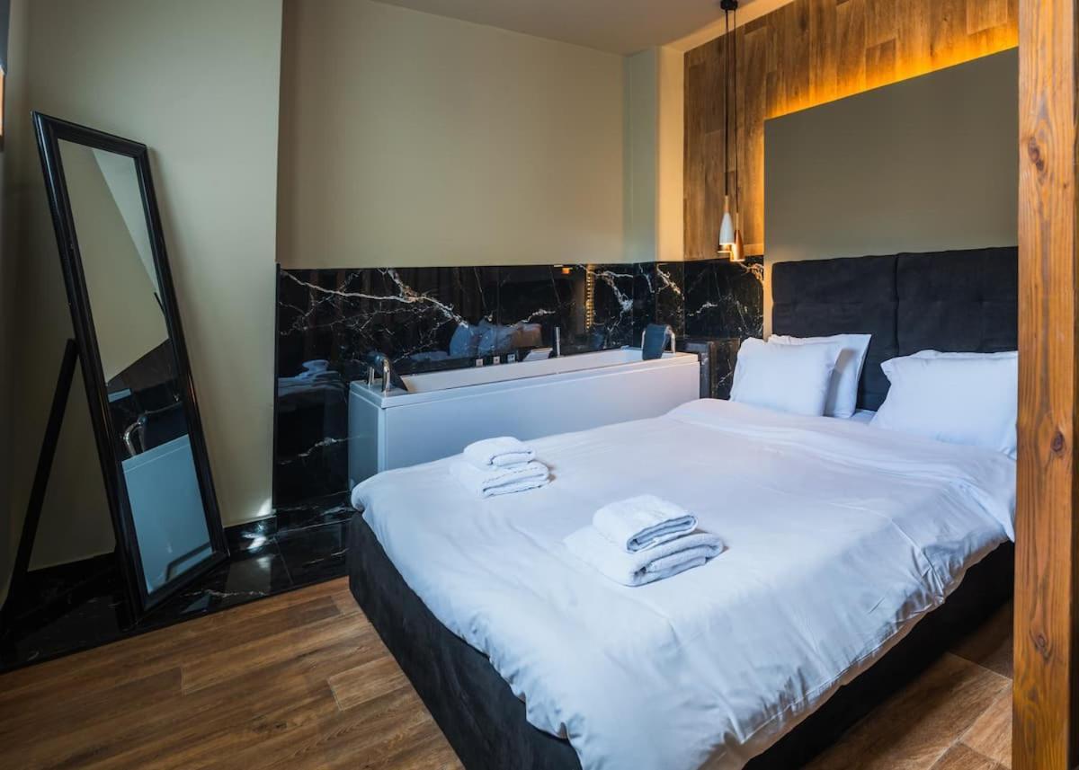 Апартаменты Noho Boutique , Premium Living Dikeou 8 Афины Экстерьер фото