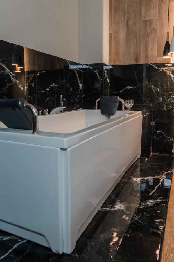 Апартаменты Noho Boutique , Premium Living Dikeou 8 Афины Экстерьер фото